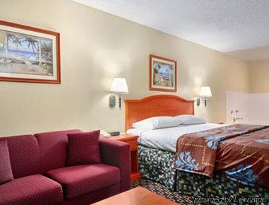 Hotel 6 La Porte, Tx